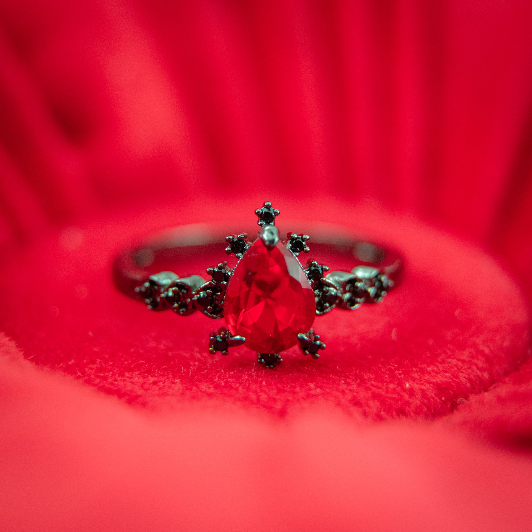 Wicked Love - Candle and Bath Bomb Set